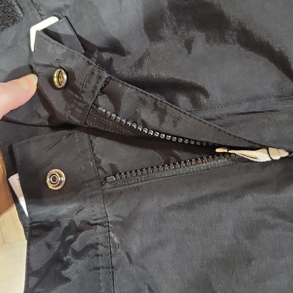 AMAZON ESSENTIALS Black Water-Resistant Insulated Snow Pants - Picture 4 of 14